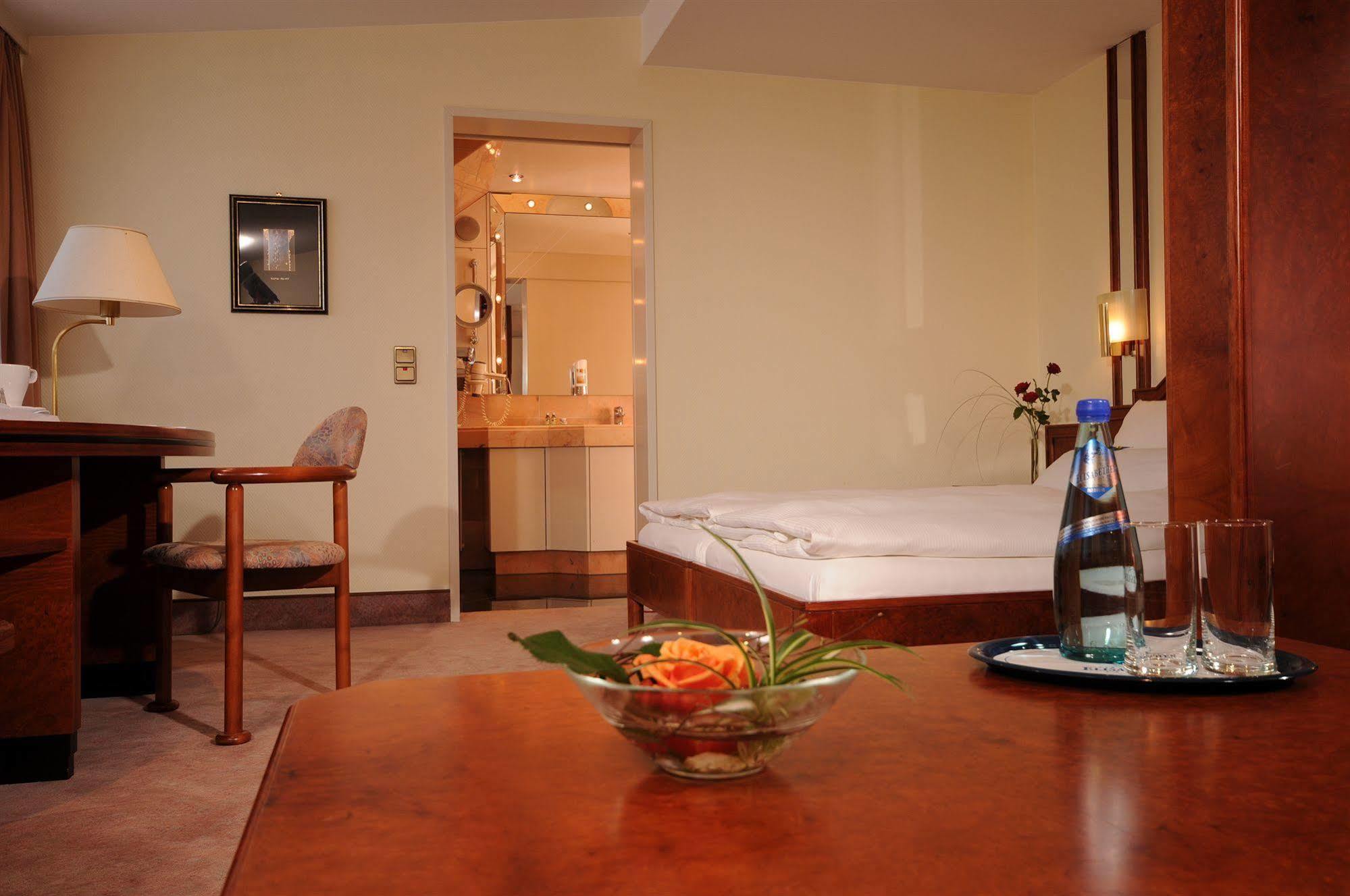 Marburger Hof Hotel Екстериор снимка