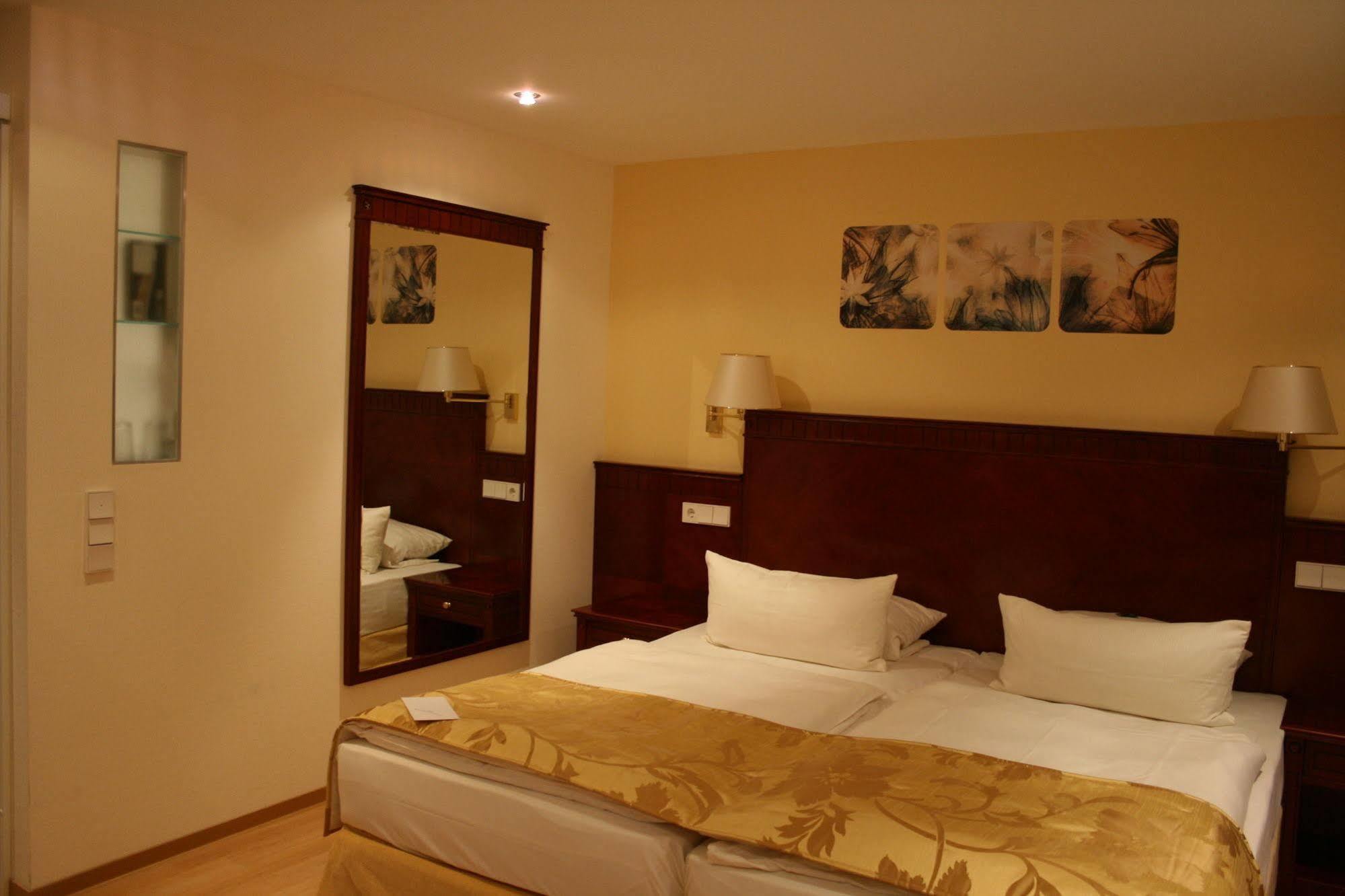 Marburger Hof Hotel Екстериор снимка